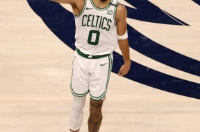 九游娱乐- 塔图姆60分回放 