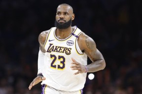 九游-詹姆斯连续五场比赛得分超过关键助攻，DWG挑战极限！的简单介绍